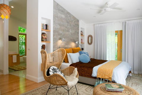 Pineapple Petes Beach House - Getaway Accommodation 2