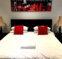 Deluxe Lake View House - Getaway Accommodation