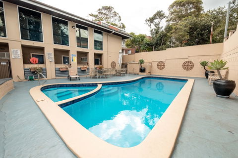 Twin Towers Inn - Getaway Accommodation 2