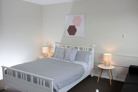 Beauty Point Waterfront Hotel - Getaway Accommodation 3