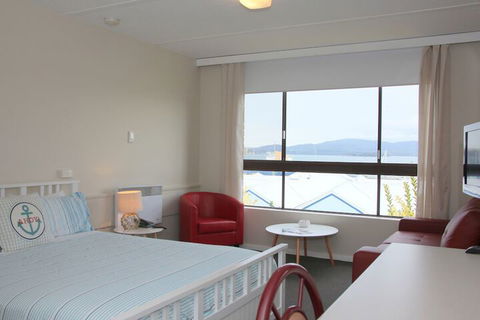 Beauty Point Waterfront Hotel - Getaway Accommodation 4