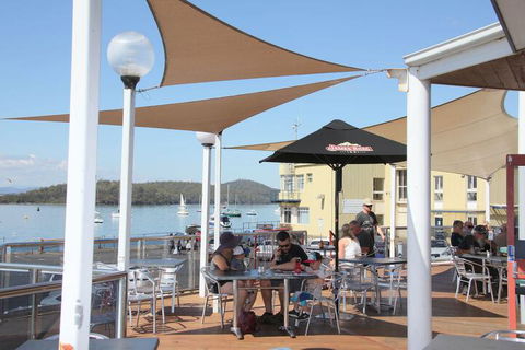 Beauty Point Waterfront Hotel - Getaway Accommodation 7