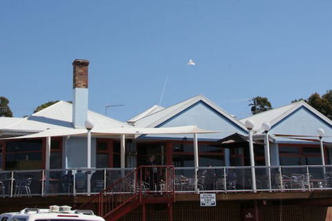 Beauty Point Waterfront Hotel - Getaway Accommodation 1