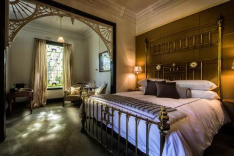 Holyrood House - Getaway Accommodation 6