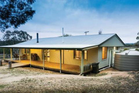 Lavender Vale Cottages - Getaway Accommodation 0