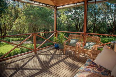 Secluded Homestead Amongst The Trees - Getaway Accommodation 0