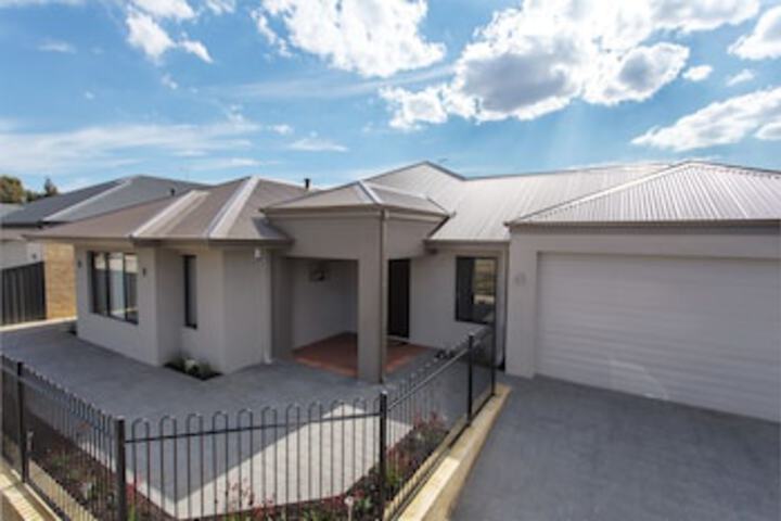 Beckenham WA Getaway Accommodation