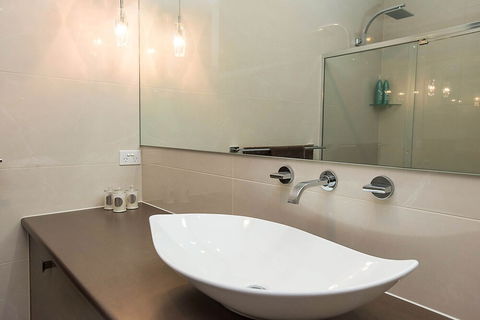 Lavina Luxury Beach House - Getaway Accommodation 6