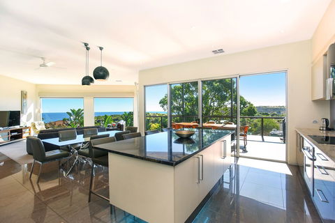 Lavina Luxury Beach House - Getaway Accommodation 3