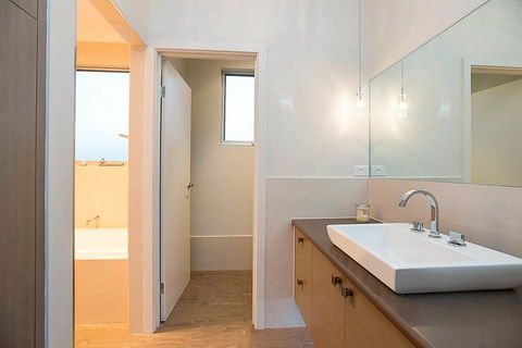 Lavina Luxury Beach House - Getaway Accommodation 4