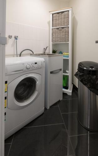 Waterfront Apartments Marinaquays Apt 221 & Apt 234 - Getaway Accommodation 1