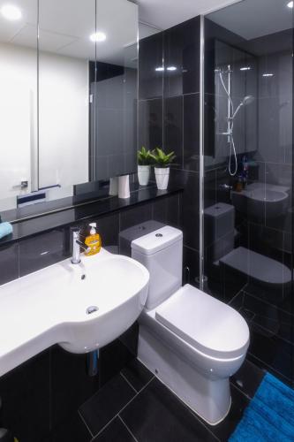 Waterfront Apartments Marinaquays Apt 221 & Apt 234 - Getaway Accommodation 5