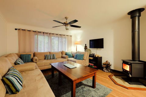 The Lodge Mapleton Falls - Getaway Accommodation 3