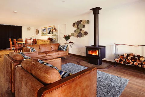 The Lodge Mapleton Falls - Getaway Accommodation 2