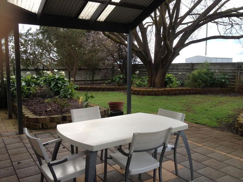 Girraween House - Getaway Accommodation 5