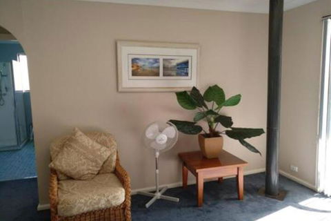 Holiday House - Getaway Accommodation 6