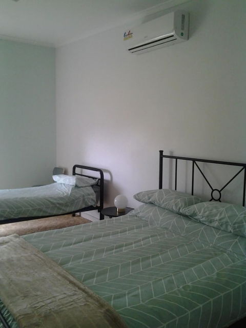 Hilltop Escape B&B - Getaway Accommodation 5