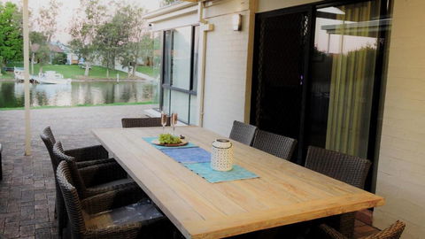 Waterfront Getaway In Sussex - Getaway Accommodation 3