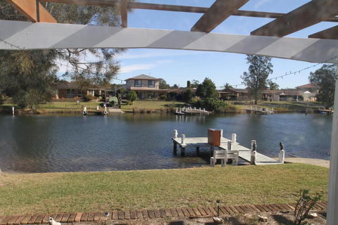 Waterfront On Sandpiper - Getaway Accommodation 3