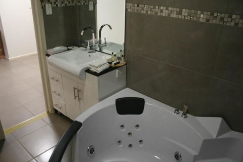 34 On Emily - Getaway Accommodation 6