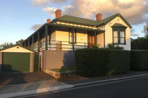 Pump Jack B & B - Getaway Accommodation 0