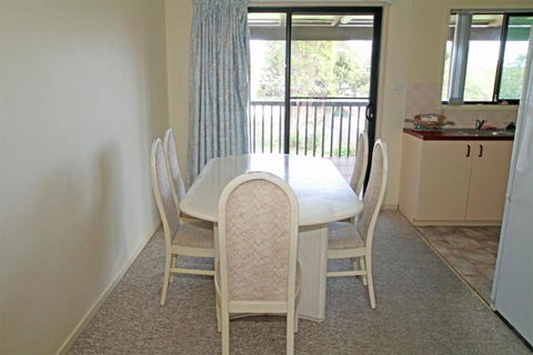 House That Has The Lot - Getaway Accommodation 4