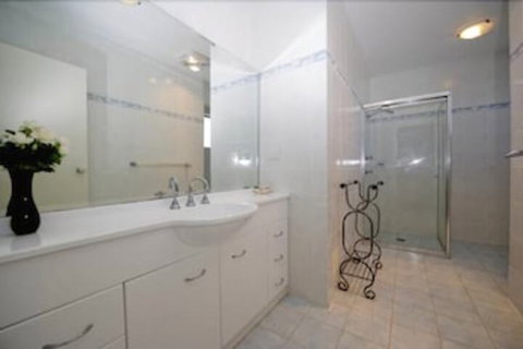 Magnus Pines, Unit 10/52 Magnus Street - Getaway Accommodation 2