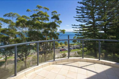 Magnus Pines, Unit 10/52 Magnus Street - Getaway Accommodation 4