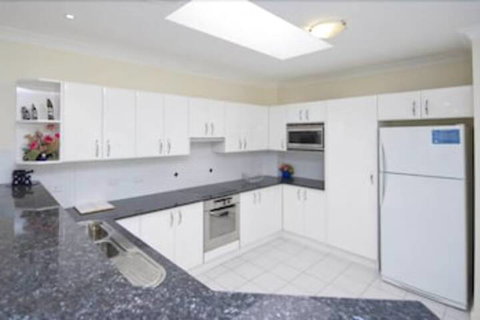 Magnus Pines, Unit 10/52 Magnus Street - Getaway Accommodation 6