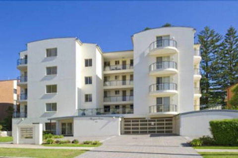 Magnus Pines, Unit 10/52 Magnus Street - Getaway Accommodation 1