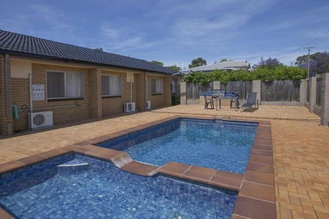Leichhardt Motor Inn - Getaway Accommodation 4