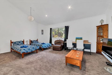 Tree Lodge - Getaway Accommodation 1