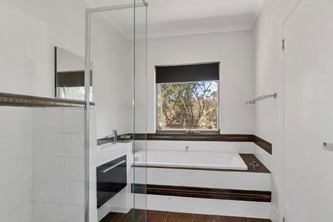 Tree Lodge - Getaway Accommodation 5