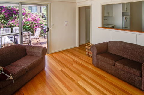 Henny's Of Merimbula - Getaway Accommodation 1