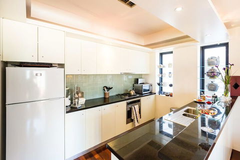BELLE, 2BDR Melbourne Apartment - Getaway Accommodation 6