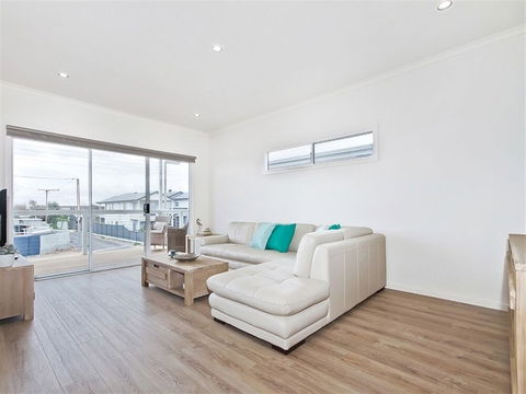 Seas The Day - Getaway Accommodation 0