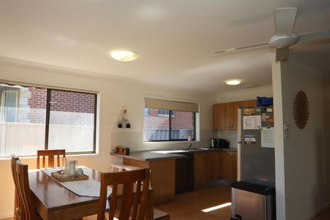 Eurie Eurie On Beachview - Getaway Accommodation 3