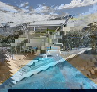 Nautilus sparkling pool  walk to Sorrento - Getaway Accommodation