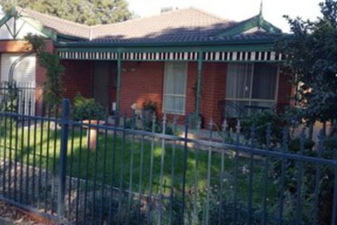 Cobram Cottage - Getaway Accommodation 2