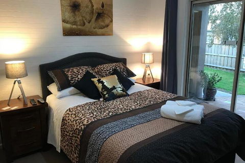 Short Stays Gippsland (Newborough) - Getaway Accommodation 4