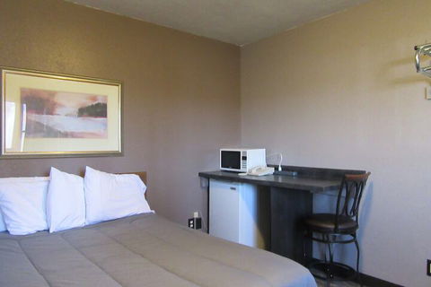 Hepburn Springs Escape Villa 9 - Getaway Accommodation 2