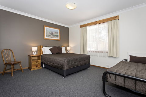 Colonial Motel And Serviced Apartments - Getaway Accommodation 2