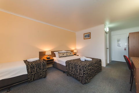 Hampton Villa Motel - Getaway Accommodation 1