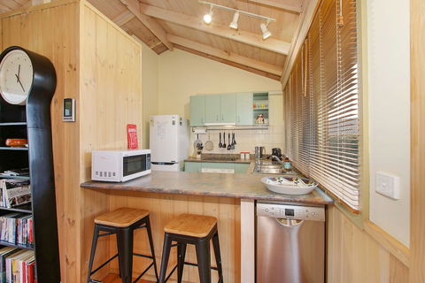 R & R In Bright - Short Walk To Town - Getaway Accommodation 2