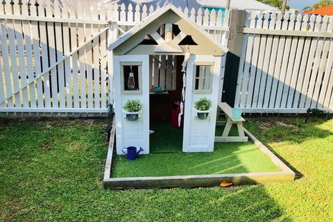 Harrys House 19 Achilles Street - Getaway Accommodation 6