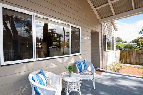 Harrys House 19 Achilles Street - Getaway Accommodation 3