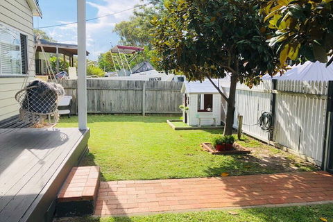 Harrys House 19 Achilles Street - Getaway Accommodation 5