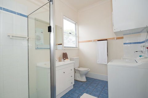 Harrys House 19 Achilles Street - Getaway Accommodation 1