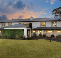 Luxury Bungalow - Getaway Accommodation
