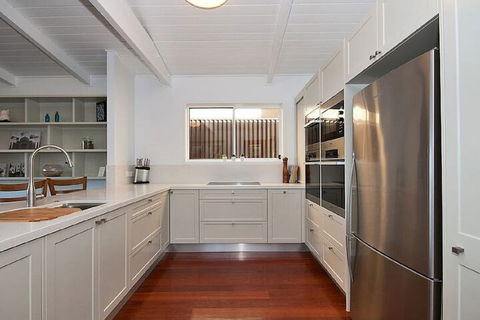 Hedges Avenue Beach House - Getaway Accommodation 7